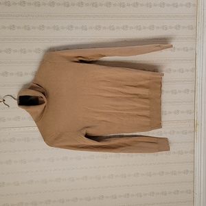 Camel turtleneck xs